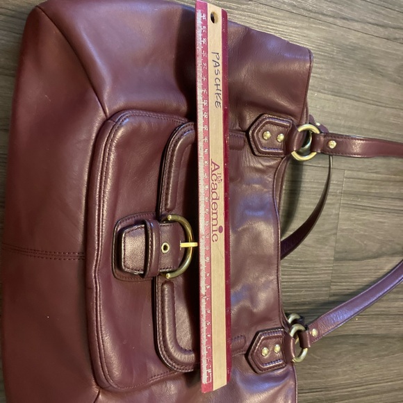 Burgundy Coach bag minimal signs of wear - Picture 9 of 11